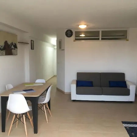 Relax House